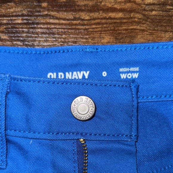 Old Navy Women's High Rise Wow 3” Inseam Shorts SKU008 - Picture 4 of 7